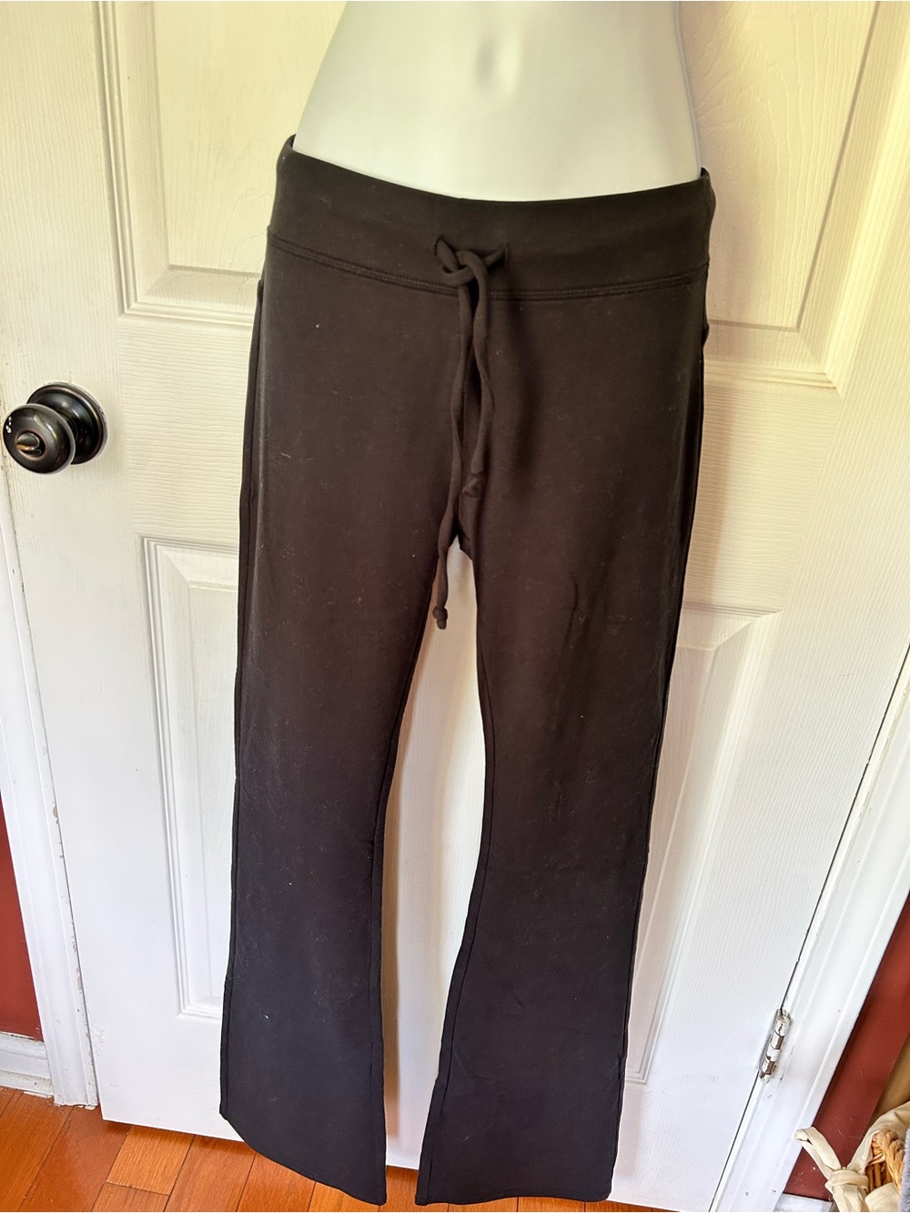 ALO YOGA Sway Bootcut Sweatpants Drawstring Black Size XS NWOT - Picture 5 of 10